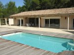 Lambesc propri�t�e 240m� sur 1 hectare.