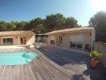 Lambesc propri�t�e 240m� sur 1 hectare.