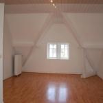A LOUER � l'ann�e � CABOURG, grand T2 dans villa Normande Typique. Grand S�jour, cuisine �quip�e, une chambre,