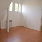 A LOUER � l'ann�e � CABOURG, grand T2 dans villa Normande Typique. Grand S�jour, cuisine �quip�e, une chambre,
