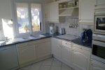 A Coudoux, villa 150 m� sur terrain arbor� avec piscine .