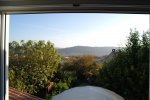 A Coudoux, villa 150 m� sur terrain arbor� avec piscine .