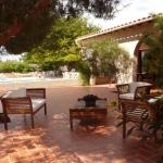 A 25 minutes d' Aix en Provence et de Marseille, propri�t� de 425m�/h sur 12.000m� de terrain. Possibilit� de 