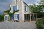 La Fare les O., superbe villa 1900 restaur�e au coeur des vignes, non isol�e.