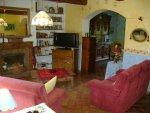  Lambesc, exclu, MdV T4 145m�, terrasse, cour, garage et remise.